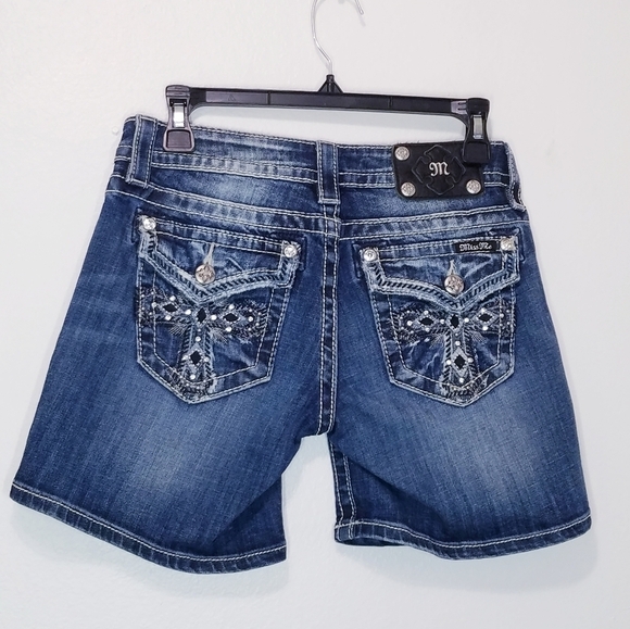 🌸 Miss Me | Mid rise Denim Shorts 27 - Picture 2 of 9
